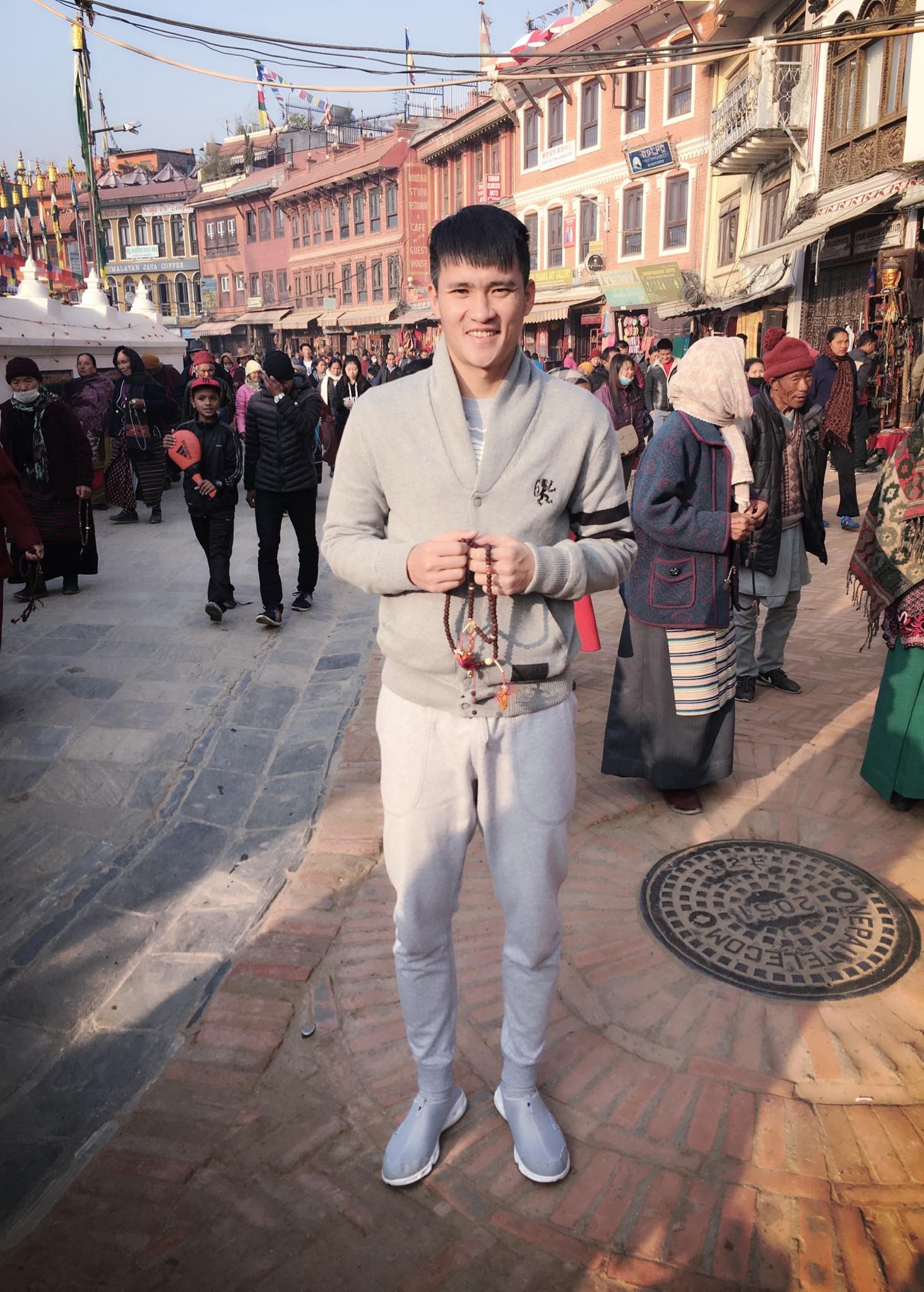 Thuy Tien va Cong Vinh den Nepal dau nam anh 5