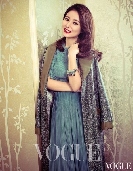 Lam Tam Nhu vua sinh con da len trang bia tap chi anh 7