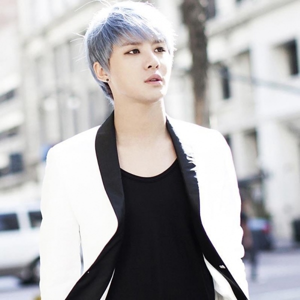 Junsu phan hoi sau be boi vi ban voi khach san anh 1