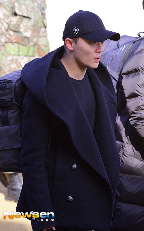 T.O.P (Big Bang) trum kin mit khi nhap ngu anh 6