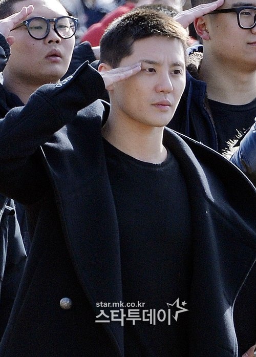 T.O.P (Big Bang) trum kin mit khi nhap ngu anh 7