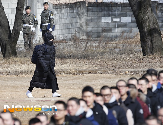 T.O.P (Big Bang) trum kin mit khi nhap ngu anh 4