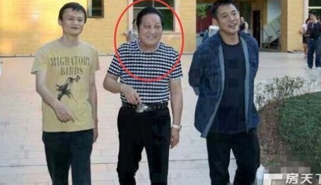 'Dai su' thao tung nganh giai tri Trung Quoc chet tui nhuc hinh anh