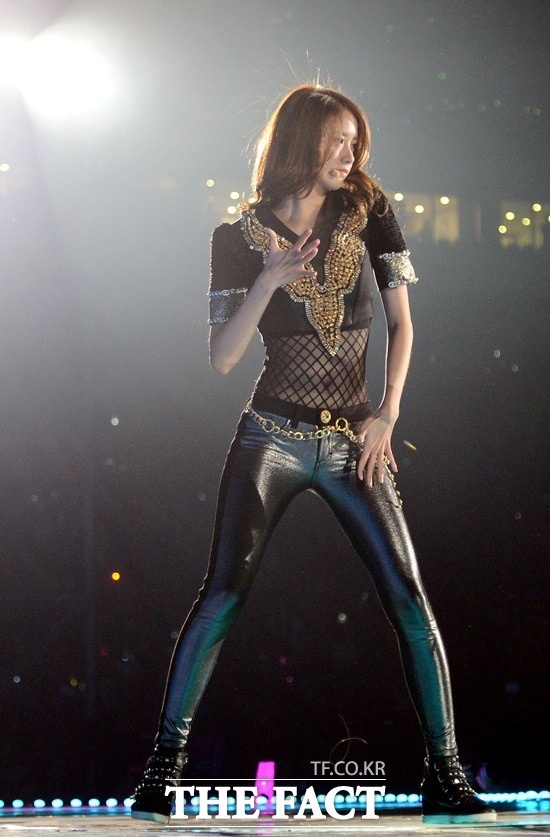 Nhưng bộ cánh gợi cảm của Yoona (SNSD) ảnh 3 Nhung bo canh goi cam cua Yoona (SNSD) anh 3