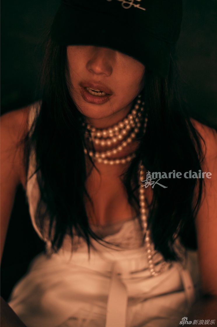 Thu Ky tren tap chi anh 4