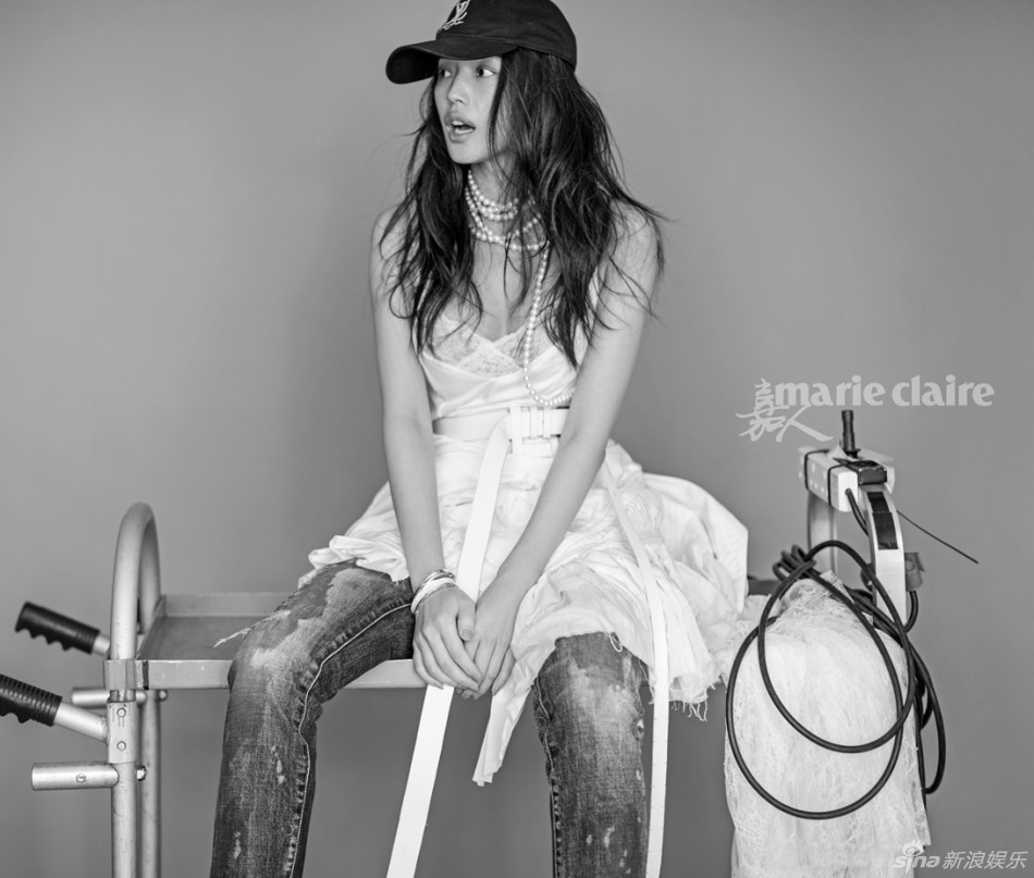 Thu Ky tren tap chi anh 8