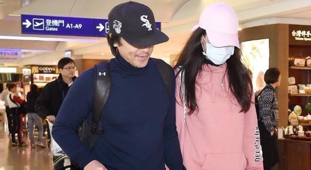 Thu Ky moi ket hon da nghi van truc trac tinh cam hinh anh