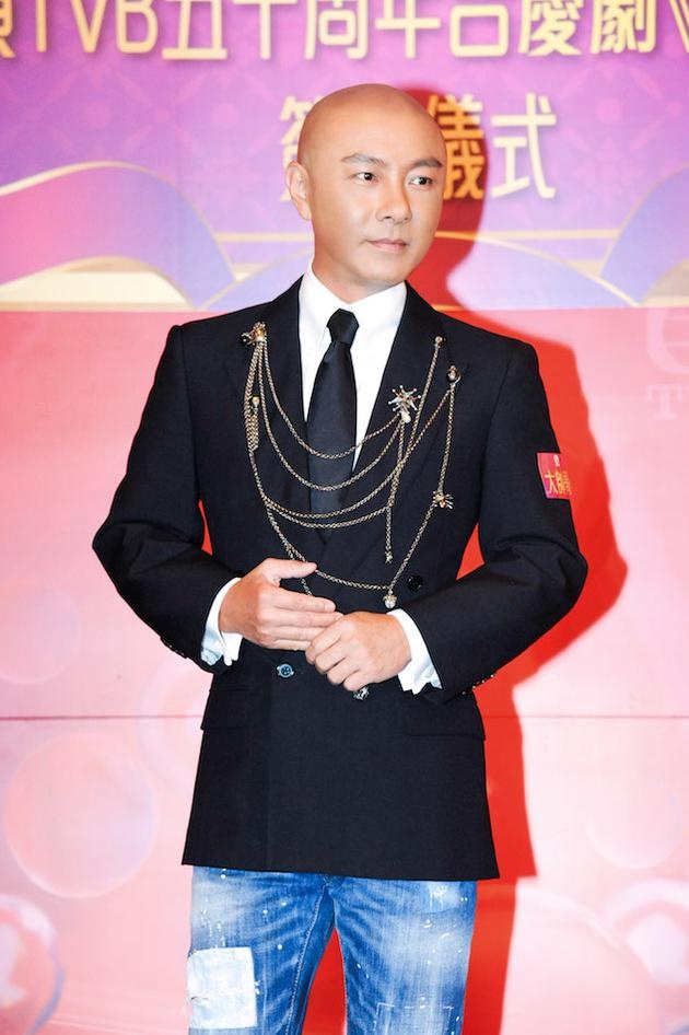 Truong Ve Kien: Tuoi 52 quay ve TVB dong phim anh 1