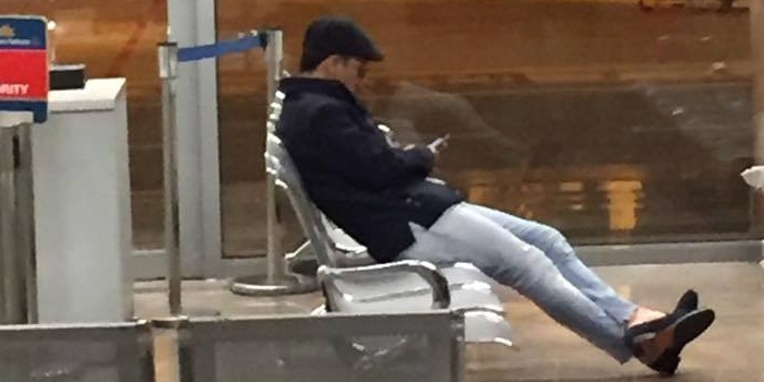 Sau on ao, Seungri (Big Bang) voi ve Han Quoc ngay trong dem hinh anh