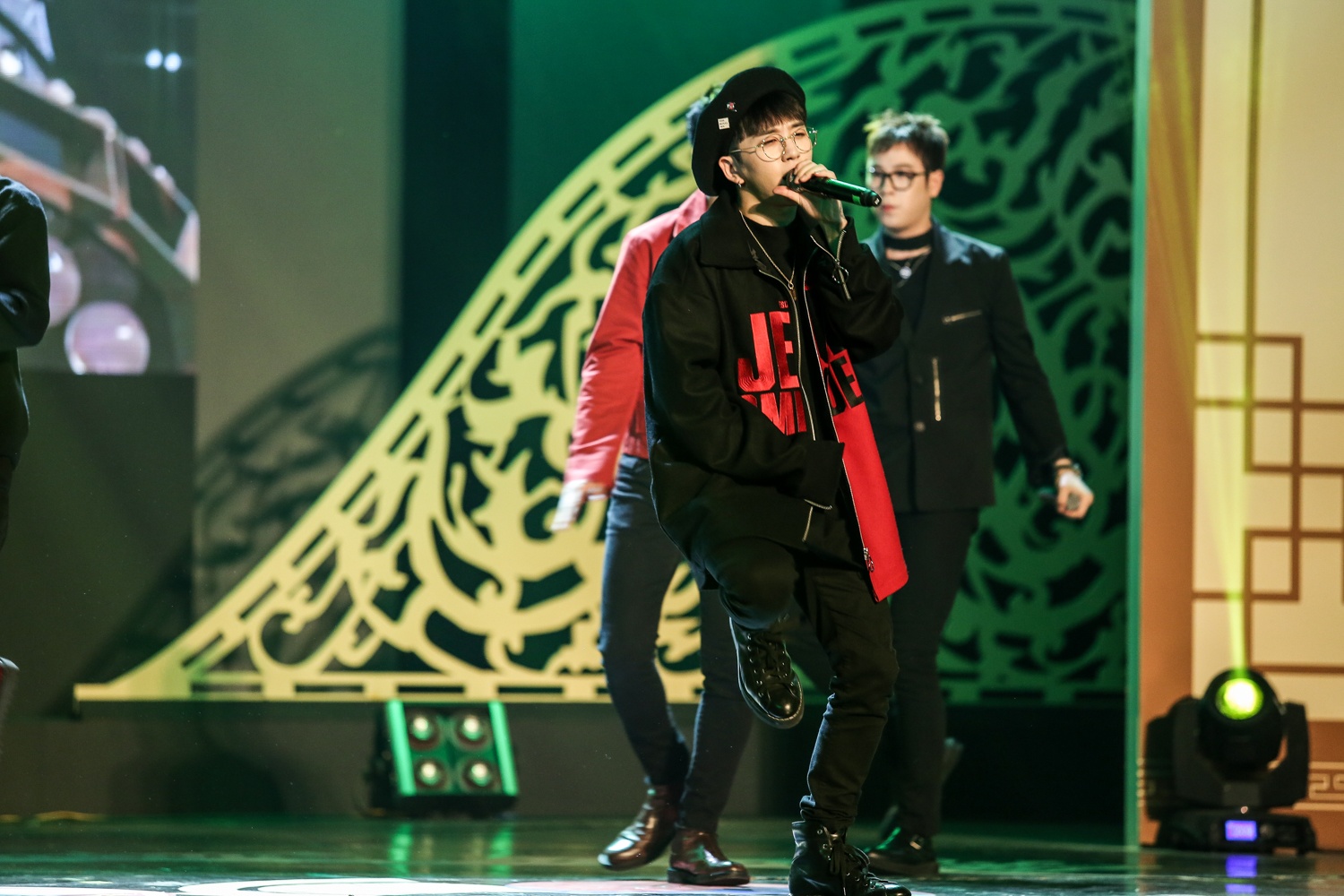 Block B trinh dien tai Viet Nam hinh anh