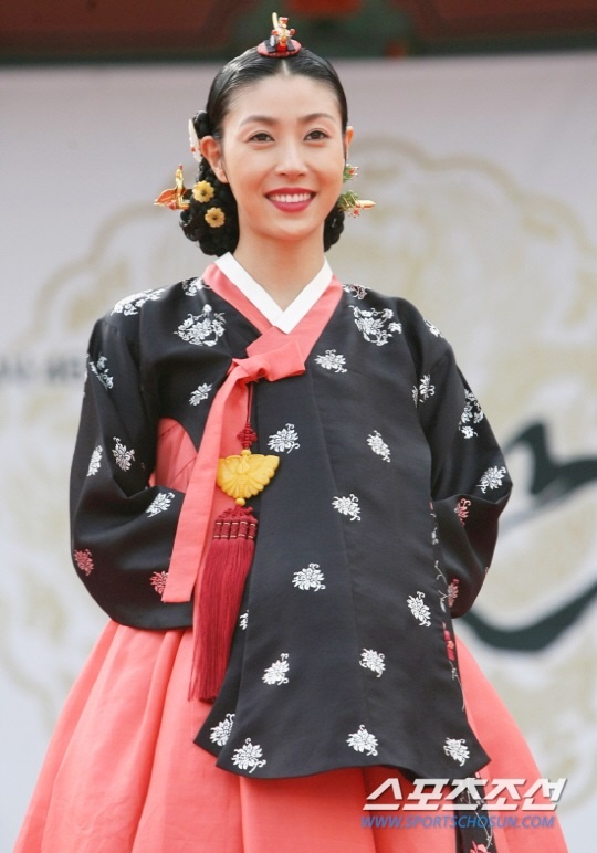 Sung Hyun Ah quay lại showbiz ảnh 2 Sung Hyun Ah quay lai showbiz anh 2