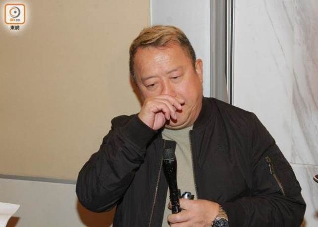 Chong a hau Hong Kong dot tu khi dang ngu anh 3