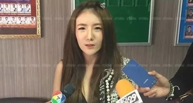 Hoa hau 19 tuoi Thai Lan cau cuu vi bi dao dien ga tinh hinh anh