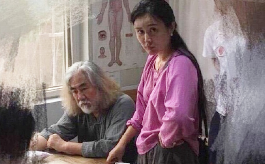 Ong trum phim vo hiep Kim Dung lo anh qua dem voi gai tre hinh anh