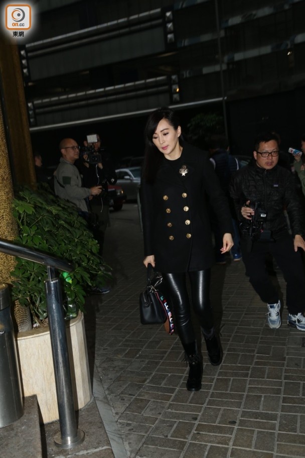 Dan sao Hong Kong dua tang chong a hau vua dot tu anh 8