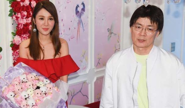 Helen Thanh Dao lung tung vi chong va ban trai cung xuat hien hinh anh