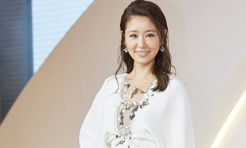 Lam Tam Nhu goi cam trong lan dau xuat hien sau tin don ngoai tinh hinh anh