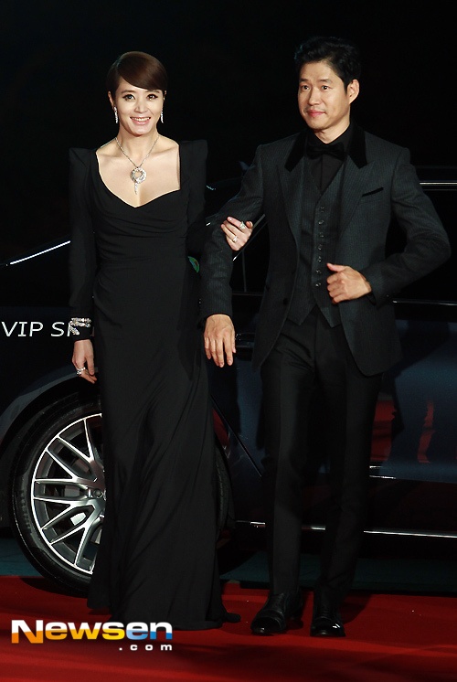 Phong cach thoi trang Kim Hye Soo anh 6