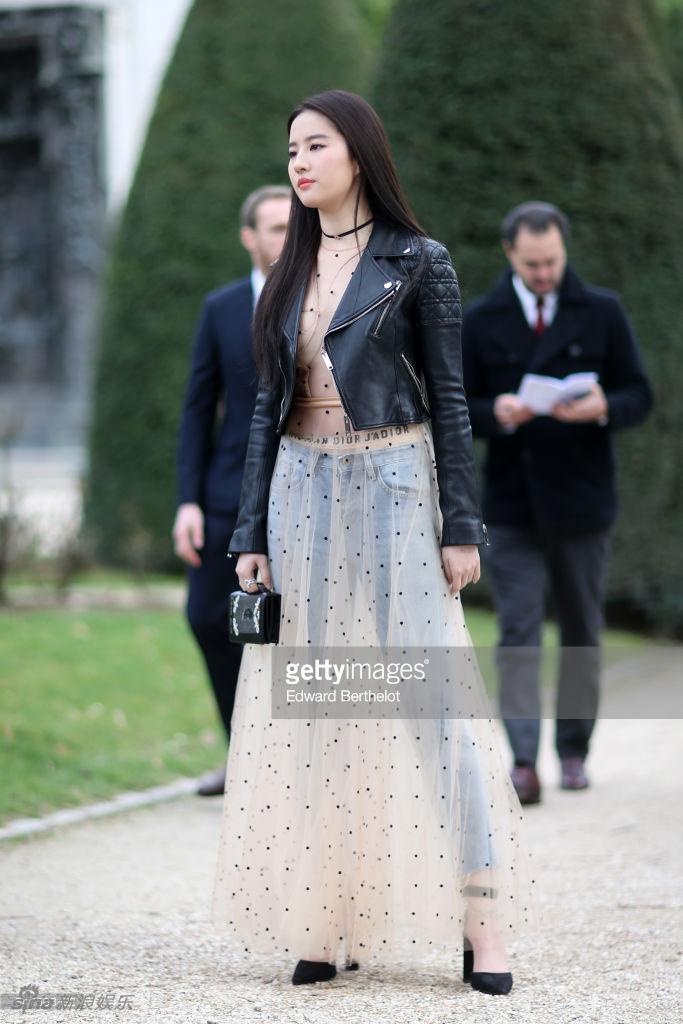 Luu Diec Phi Tuan le thoi trang Paris 2018 anh 2