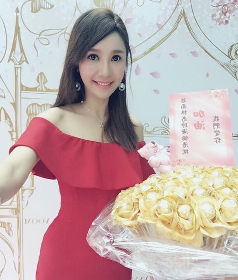 Ban trai moi Helen Thanh Dao anh 3