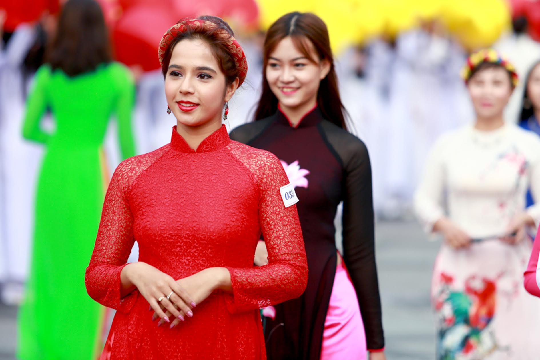 1.000 nu sinh mac ao dai xep hinh ban do anh 3