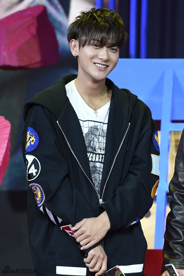 Hoàng Tử Thao khoe biệt thự ở thuê ảnh 3 Hoang Tu Thao khoe biet thu o thue anh 3