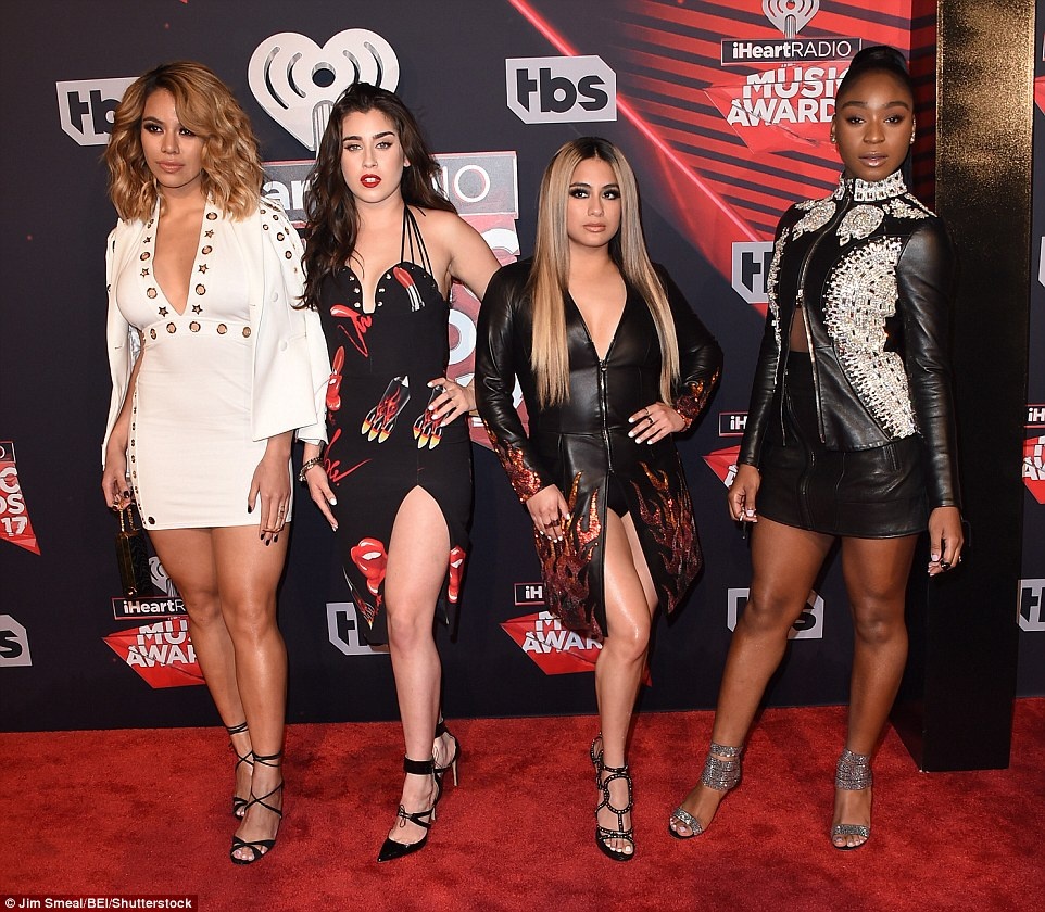 Người đẹp gốc Việt nổi bật không kém Katy Perry ảnh 6 Nguoi dep goc Viet noi bat khong kem Katy Perry anh 6