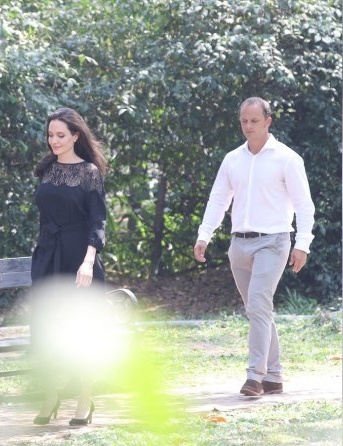 Ban trai moi cua Angelina Jolie anh 2