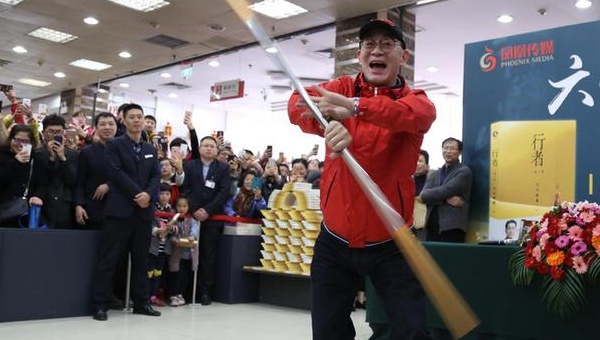 'Ton Ngo Khong' Luc Tieu Linh Dong bi khan gia chi trich hinh anh