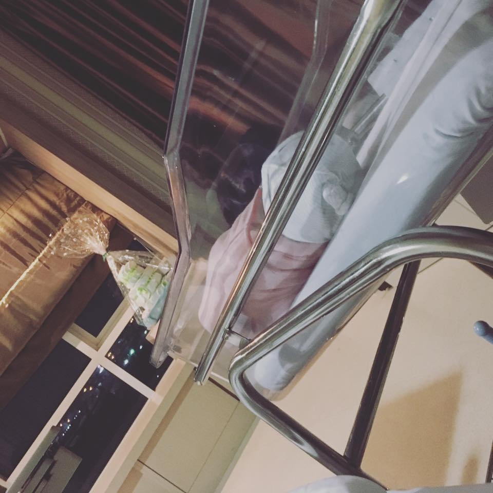 Phạm Quỳnh Anh được chồng, bố mẹ đón khi xuất viện ảnh 2 Pham Quynh Anh duoc chong, bo me don khi xuat vien anh 2