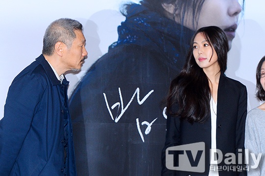 Hong Sang Soo và Kim Min Hee bên nhau ảnh 3 Hong Sang Soo va Kim Min Hee ben nhau anh 3