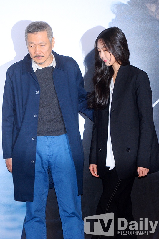 Hong Sang Soo và Kim Min Hee bên nhau ảnh 2 Hong Sang Soo va Kim Min Hee ben nhau anh 2