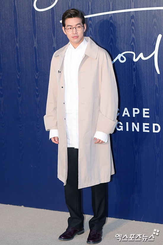 Hot boy EXO lep ve so voi dan anh khi du su kien anh 10