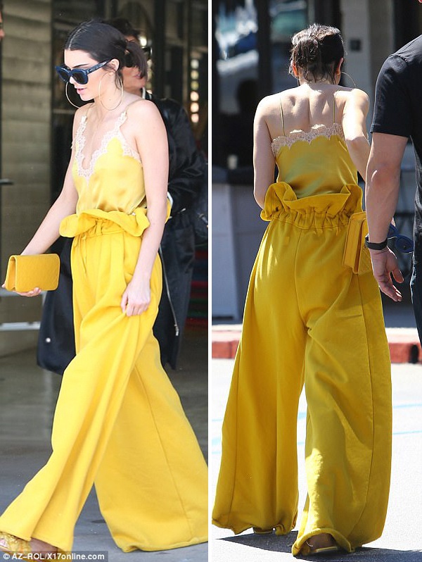 Kendall Jenner dien mau quan ban chay ra pho anh 2