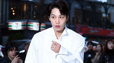 Hot boy EXO lep ve so voi dan anh khi du su kien hinh anh