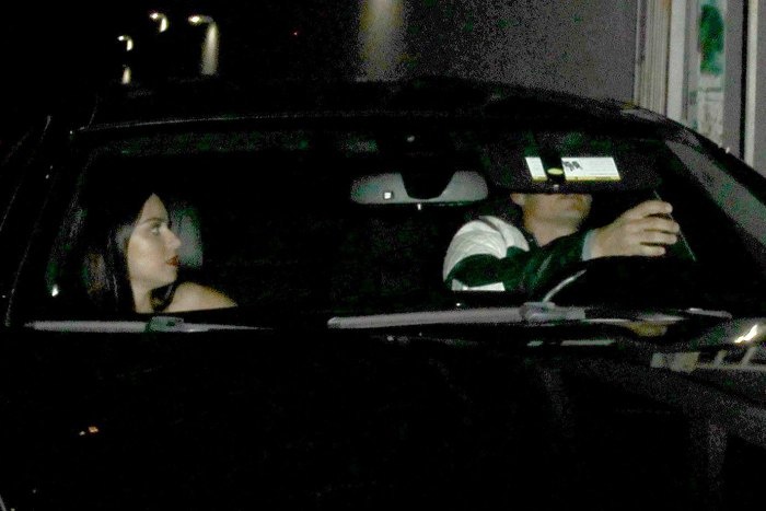 Orlando Bloom hẹn hò gái trẻ ảnh 2 Orlando Bloom hen ho gai tre anh 2