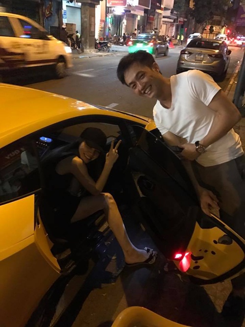 Hạ Vi gầy gò một mình đi sự kiện ảnh 3 Ha Vi gay go mot minh di su kien anh 3