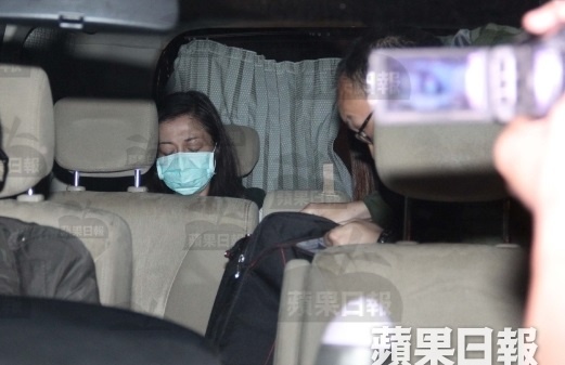 Con gái Thành Long gọi cảnh sát bắt mẹ ảnh 2 Con gai Thanh Long goi canh sat bat me anh 2