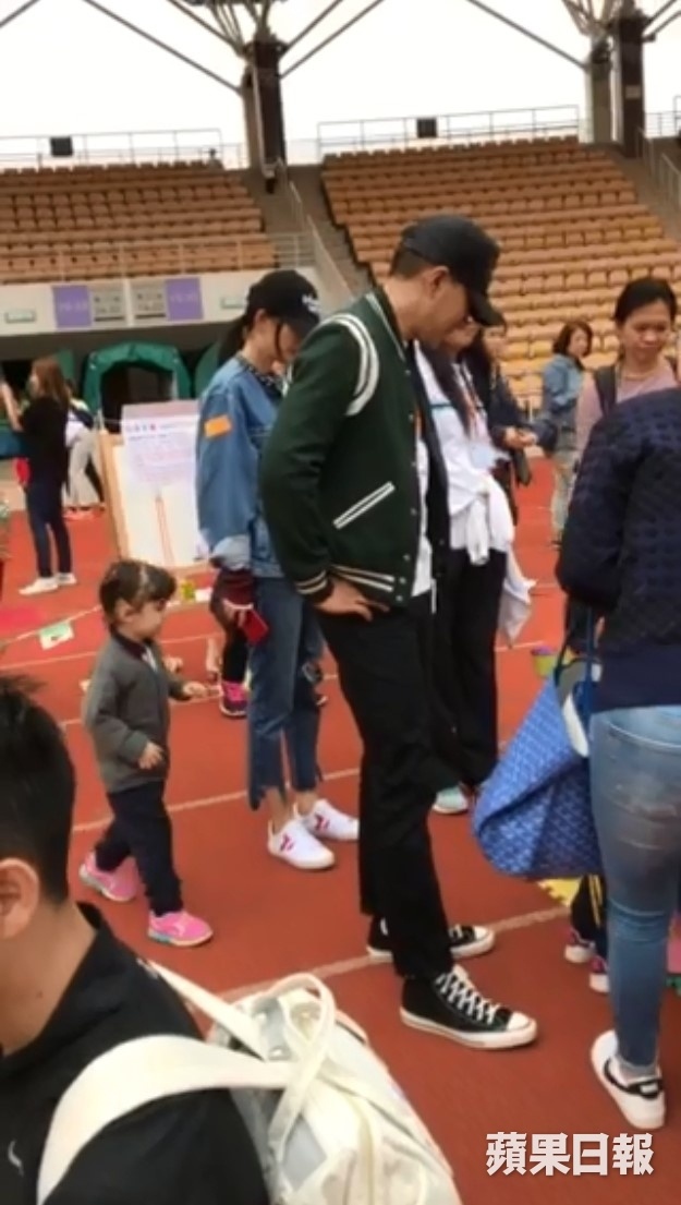 Duong Mich va Luu Khai Uy den truong con anh 2