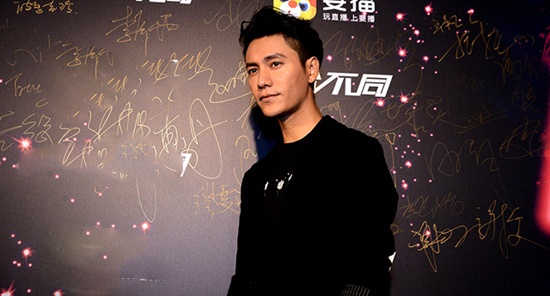 Tran Khon kho chiu khi du kien co sao nu mac ho anh 2