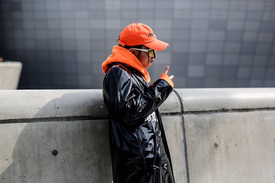 Sơn Tùng M-TP sao chép trang phục ở Seoul ảnh 4 Son Tung M-TP sao chep trang phuc o Seoul anh 4