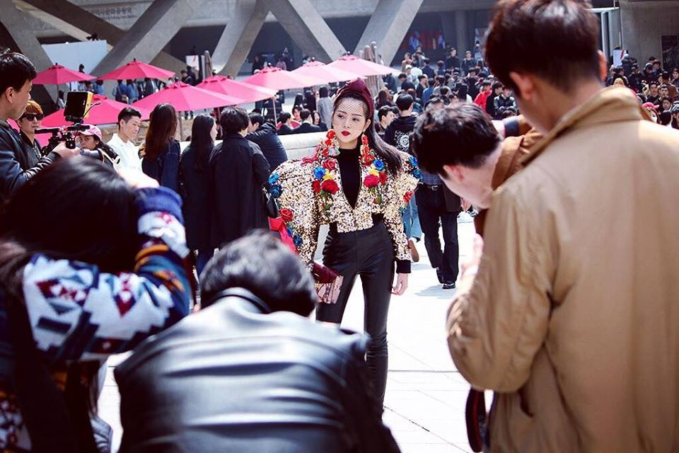 Toc Tien 'chat lu' trong lan cuoi du Seoul Fashion anh 9