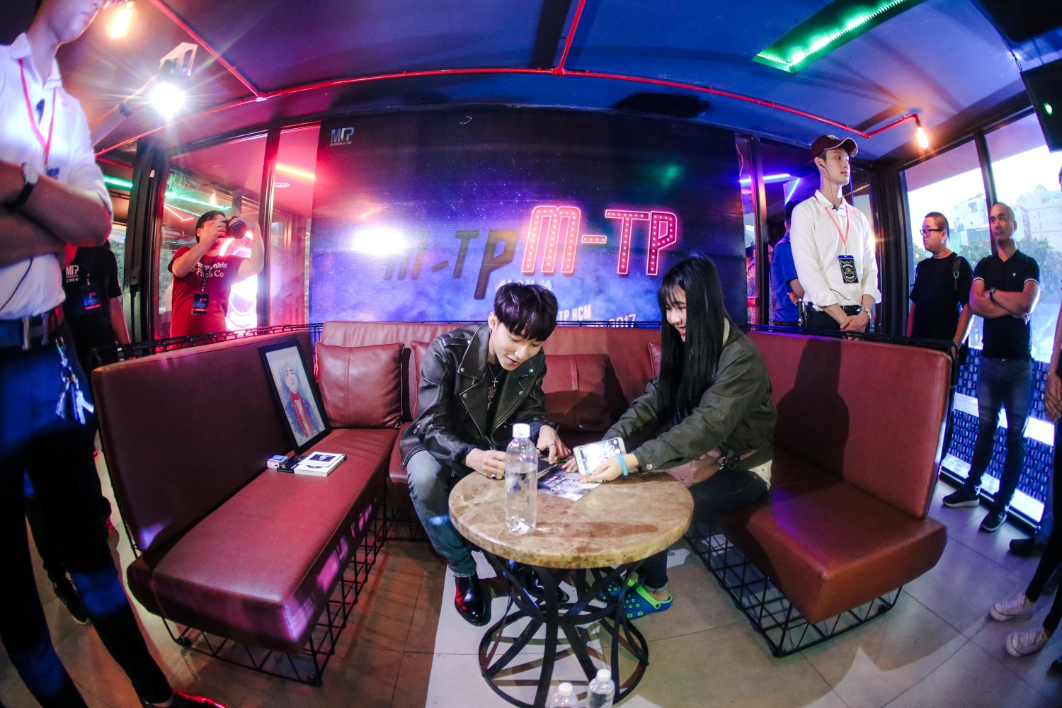 Sự kiện của Sơn Tùng M-TP gặp sự cố ảnh 9 Su kien cua Son Tung M-TP gap su co anh 9