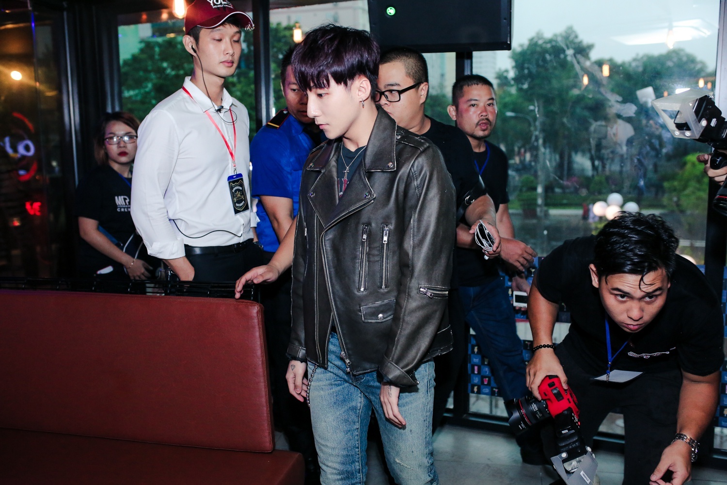 Su kien lon cua Son Tung M-TP tan loan vi mua lon hinh anh