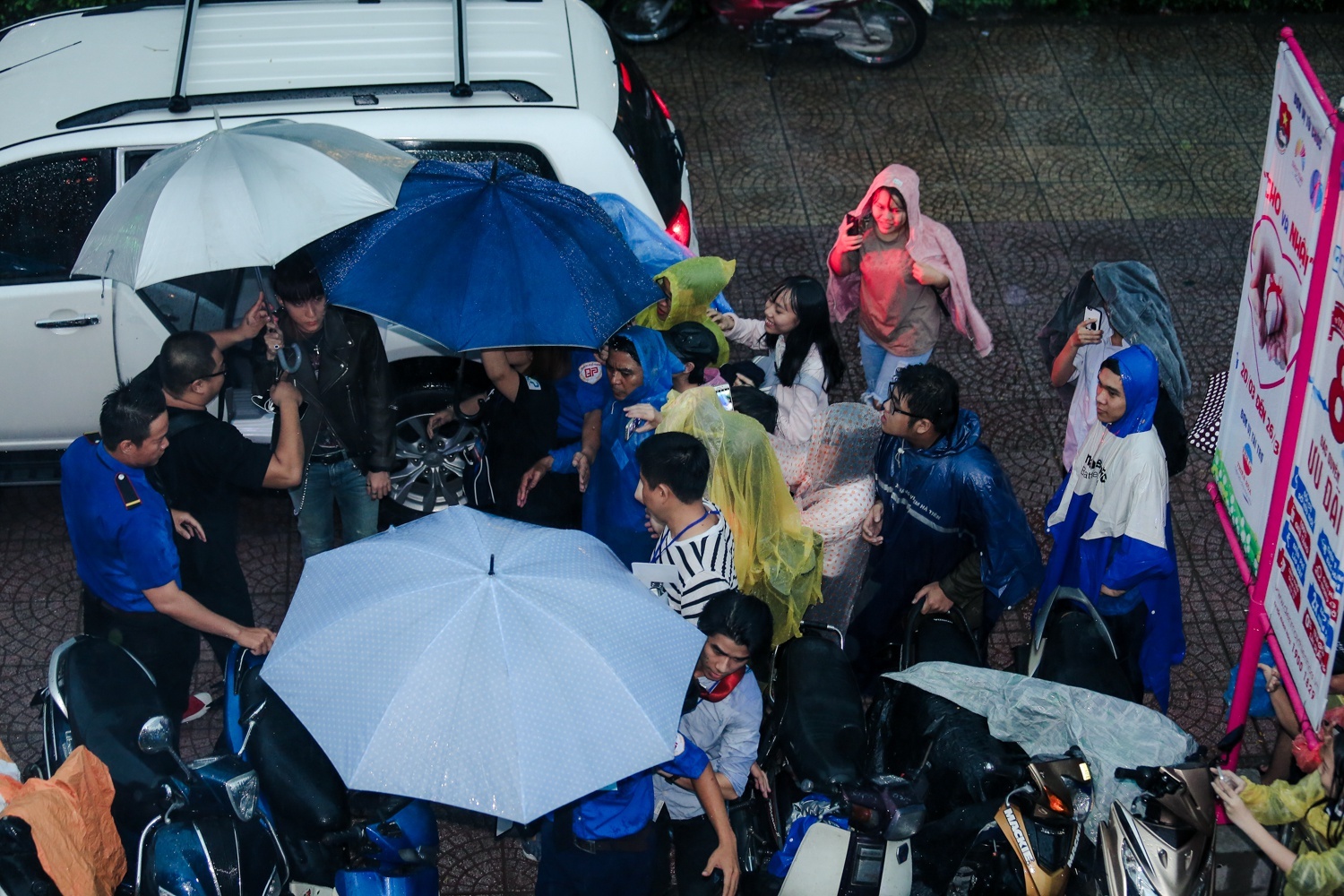 Sự kiện của Sơn Tùng M-TP gặp sự cố ảnh 1 Su kien cua Son Tung M-TP gap su co anh 1