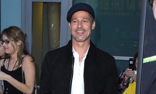 Brad Pitt hom hem, gia nua khi xuat hien tren tham do hinh anh