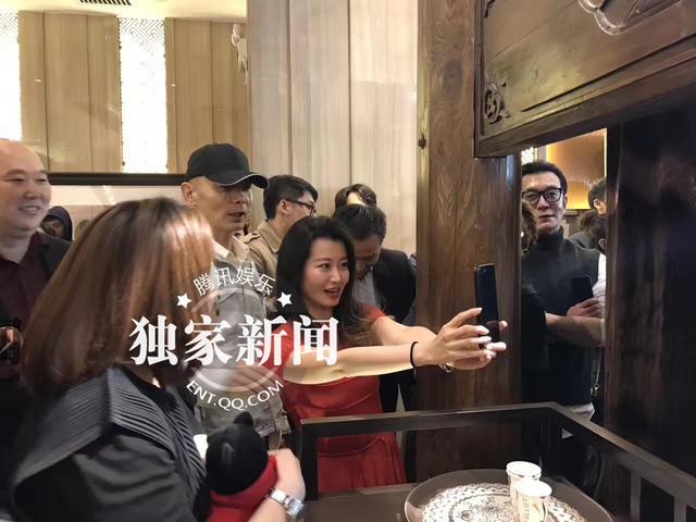 Thanh Long mo tiec sinh nhat tuoi 63 anh 7