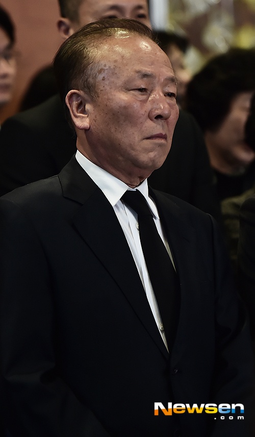 Le tang vang ve cua nu dien vien Kim Young Ae anh 8