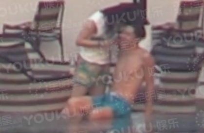 Anh hau Trung Quoc lo clip ngoai tinh voi trai tre o be boi khach san hinh anh