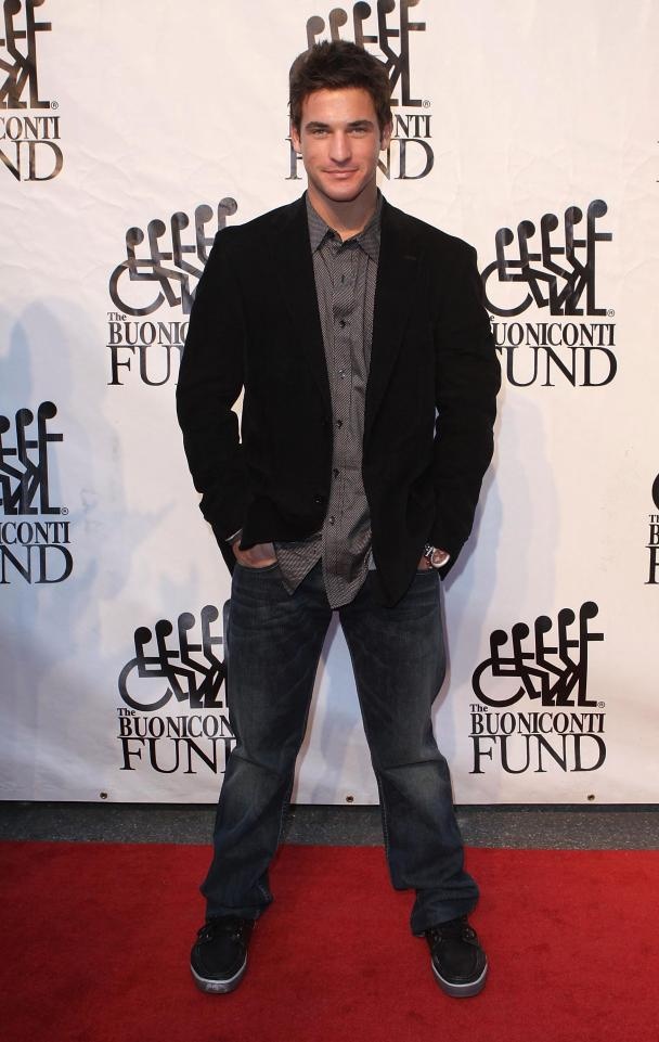 Clay Adler chet vi tu ban vao dau anh 2